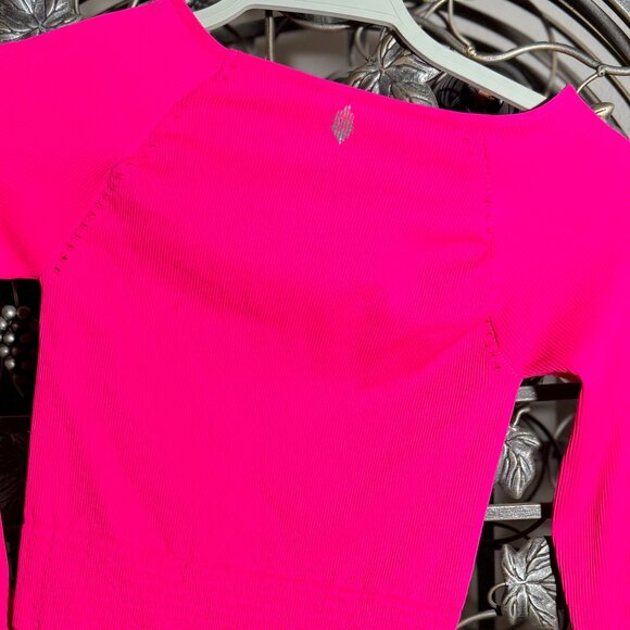 Free Movement Vibrant Pink Long Sleeve Shirt for Girls - NWOT's - Picture 2 of 5